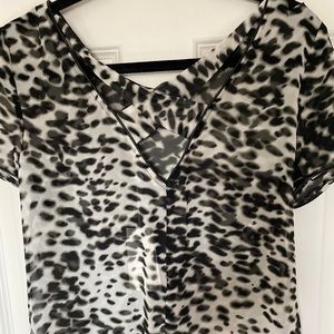 Walter baker silk leopard blouse. New sz 4 $188 tag
